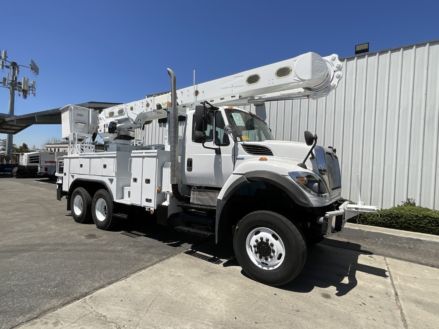 2013 INTERNATIONAL 7500 in Fontana, CA