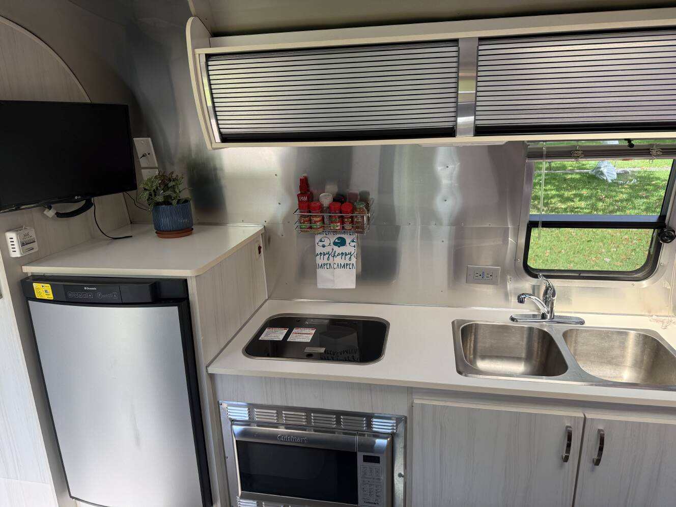A photo of this 2017 Airstream SAFARI SPORT 22