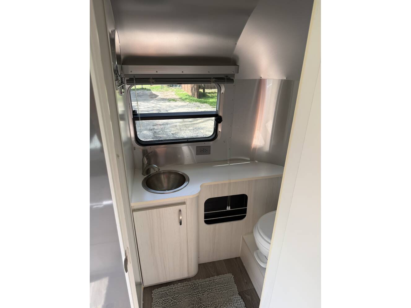 A photo of this 2017 Airstream SAFARI SPORT 22