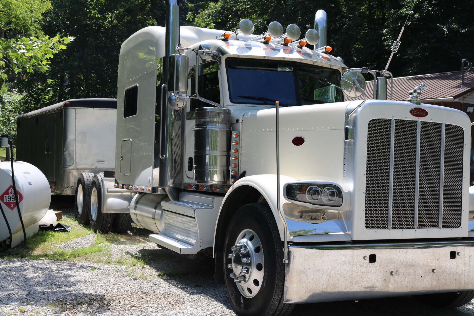 2020 PETERBILT 389 in Flatwoods, KY