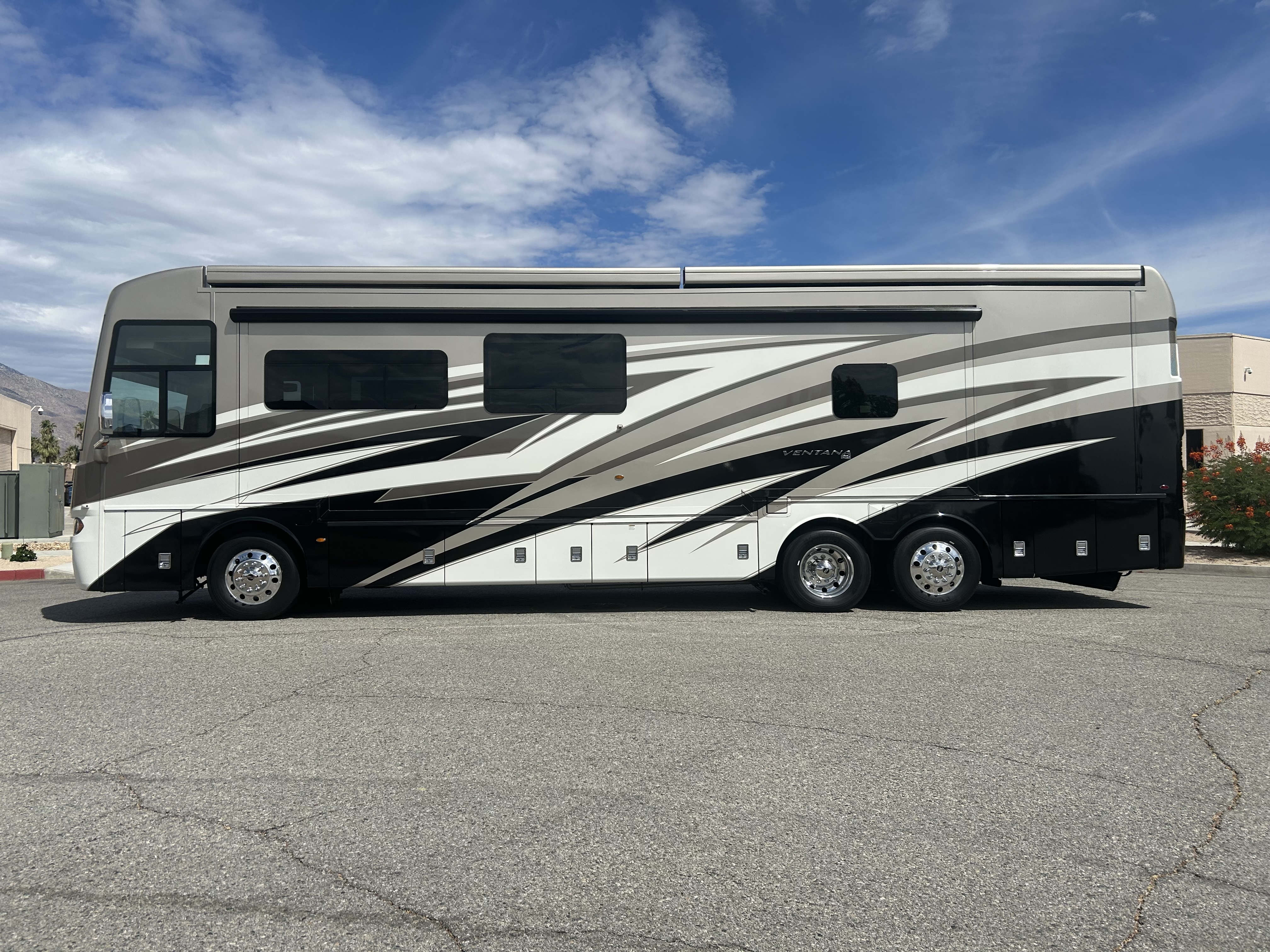 2021 Newmar VENTANA 4037 in cathedral city CA