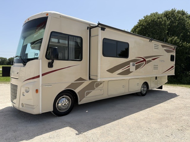 2017 Winnebago VISTA 29VE RV