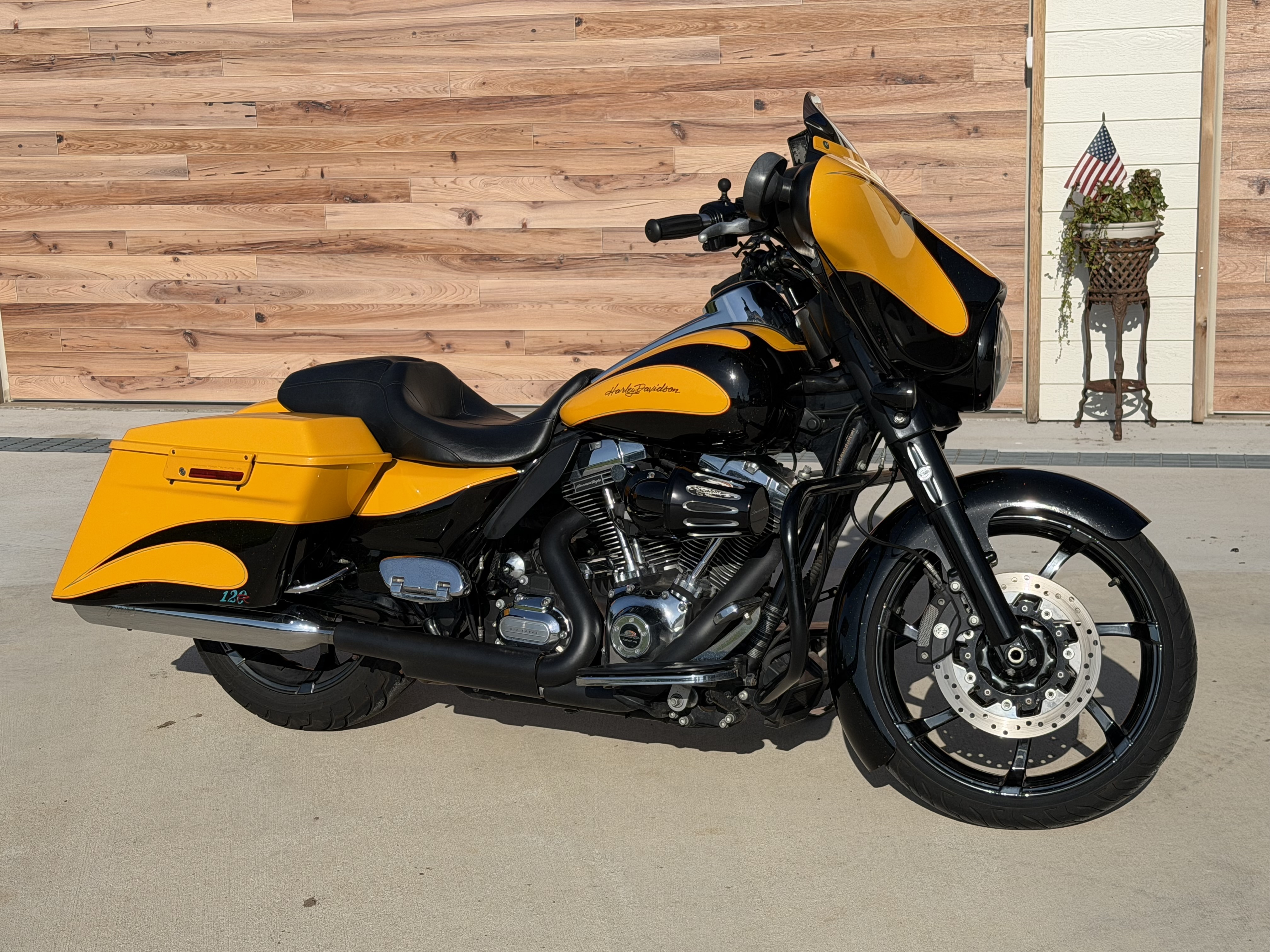 2013 Harley-Davidson STREET GLIDE FLHX Touring motorcycle