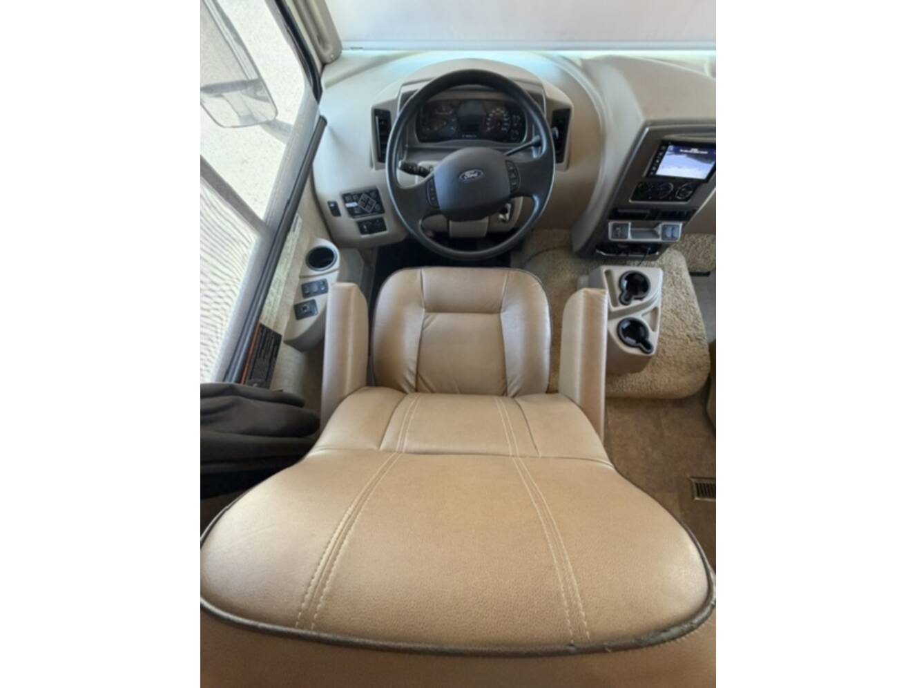A photo of this 2017 Winnebago VISTA 29VE