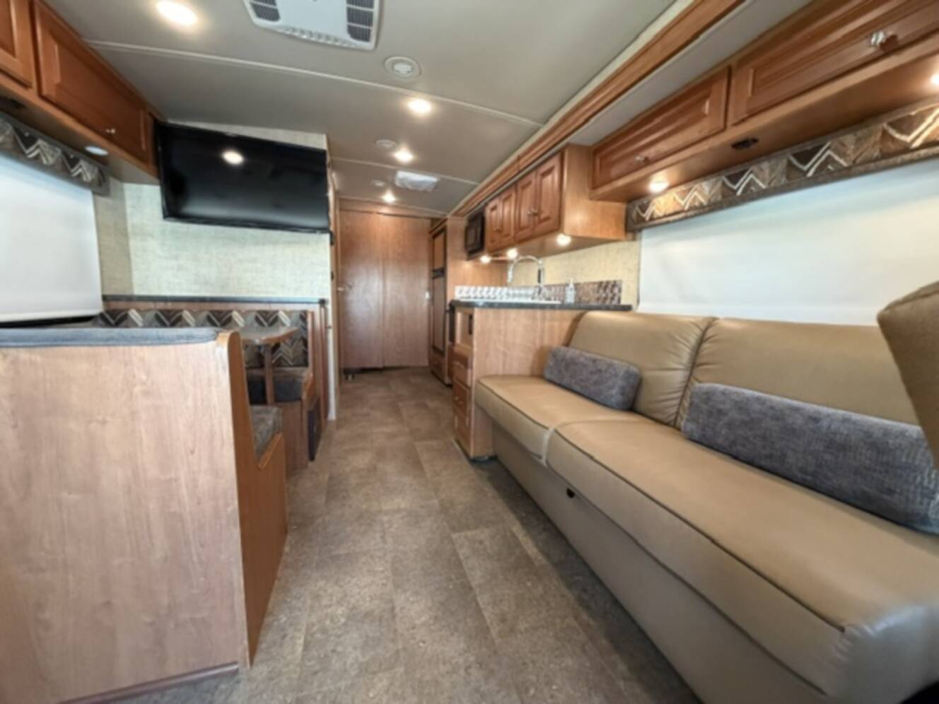 A photo of this 2017 Winnebago VISTA 29VE