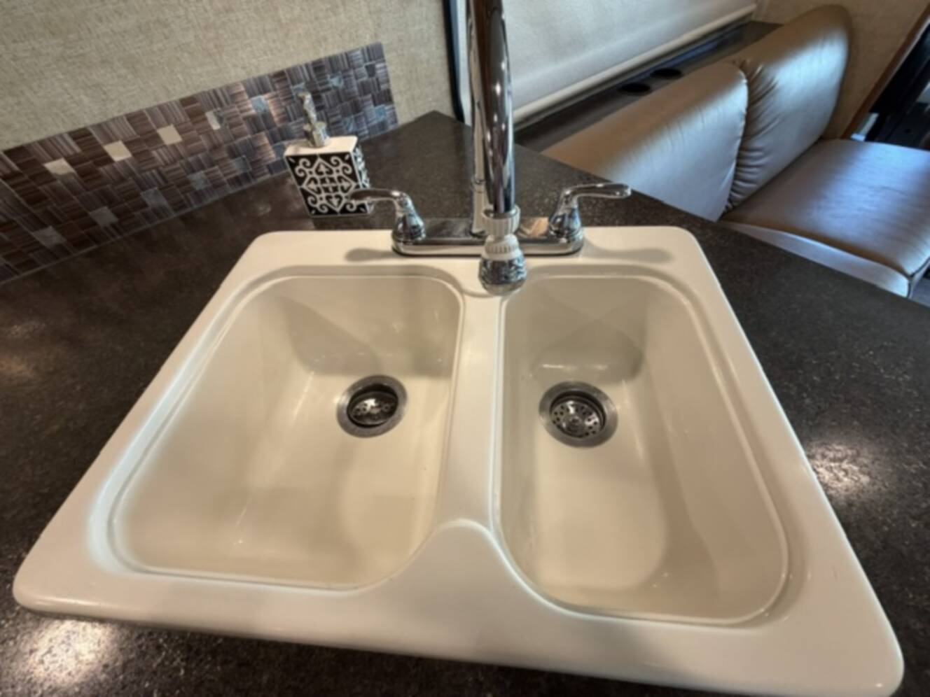 A photo of this 2017 Winnebago VISTA 29VE