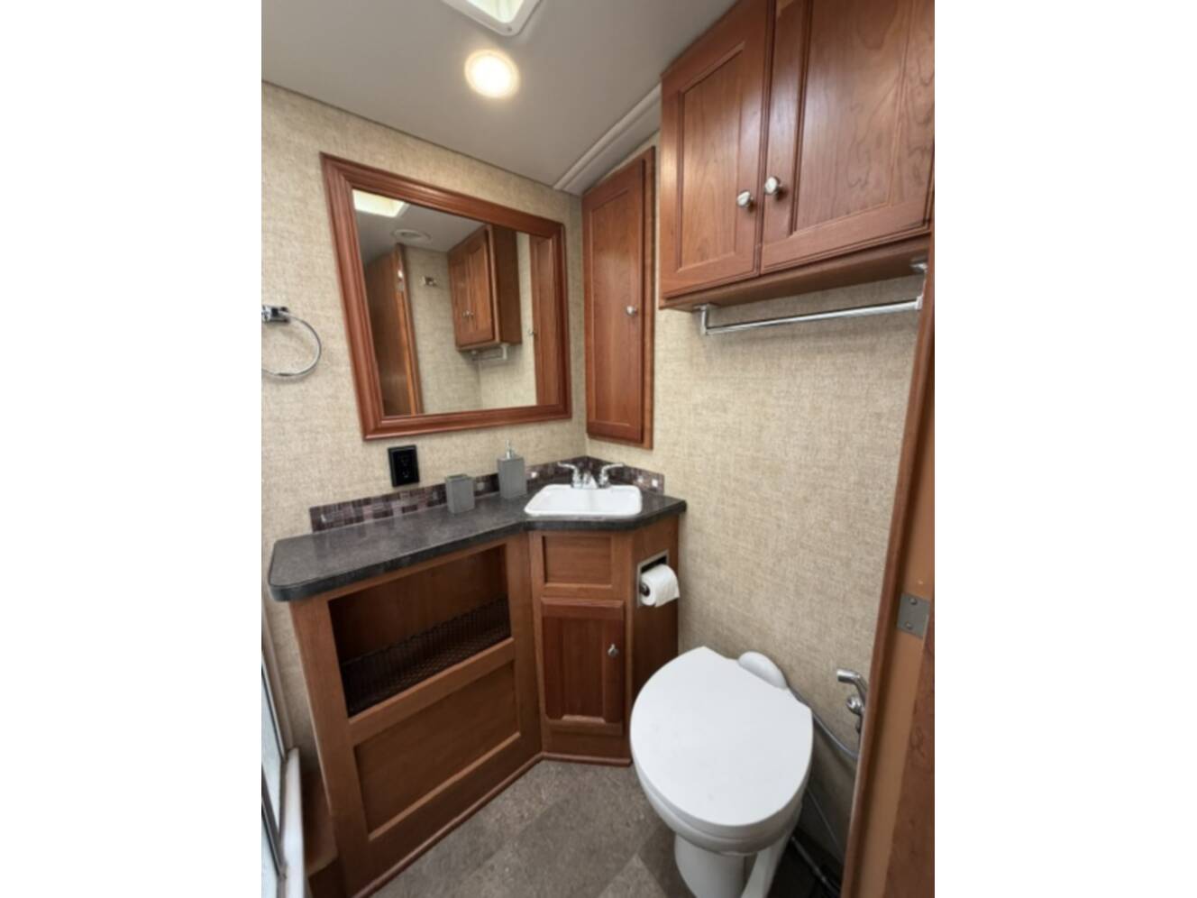 A photo of this 2017 Winnebago VISTA 29VE