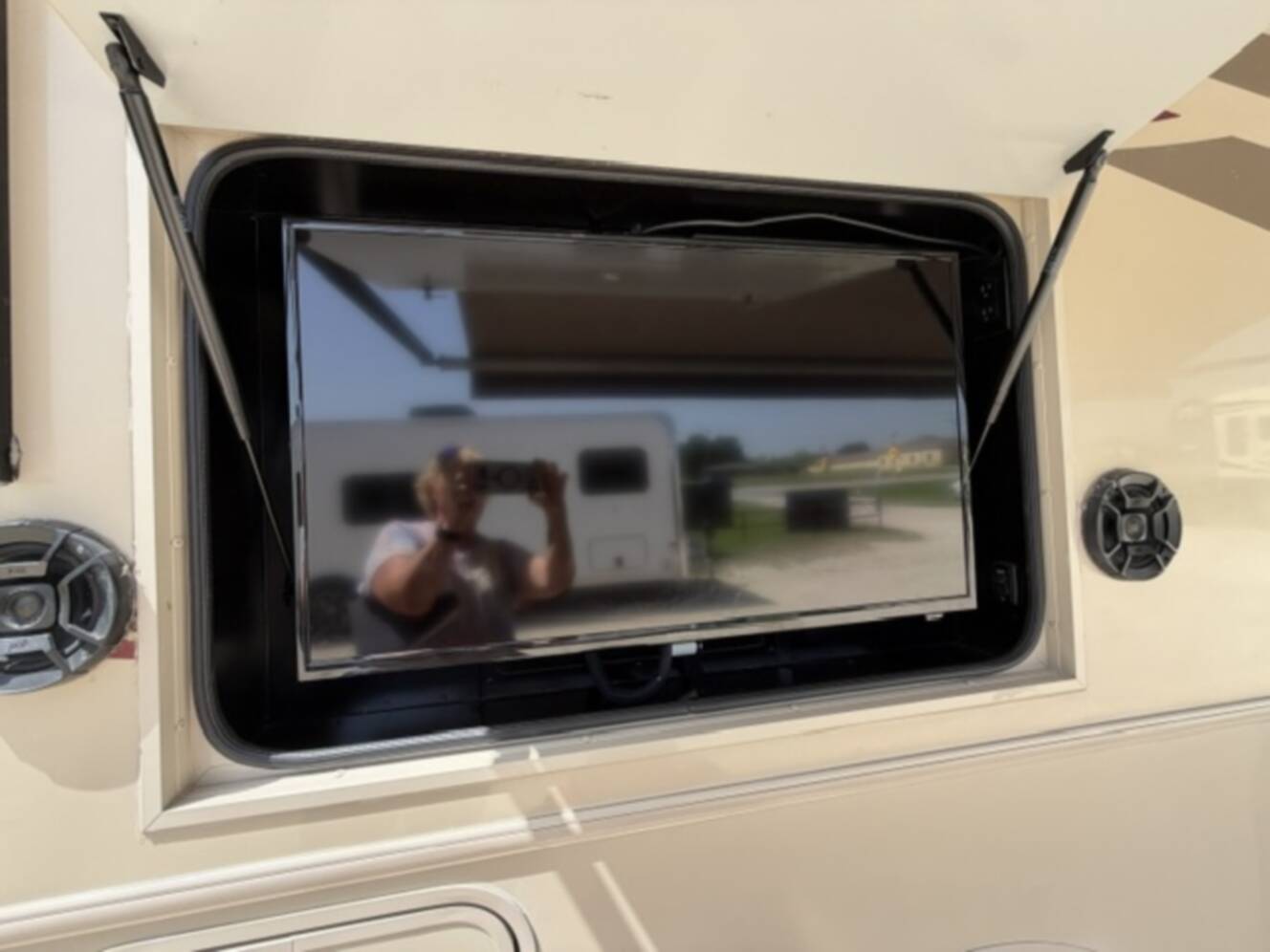 A photo of this 2017 Winnebago VISTA 29VE