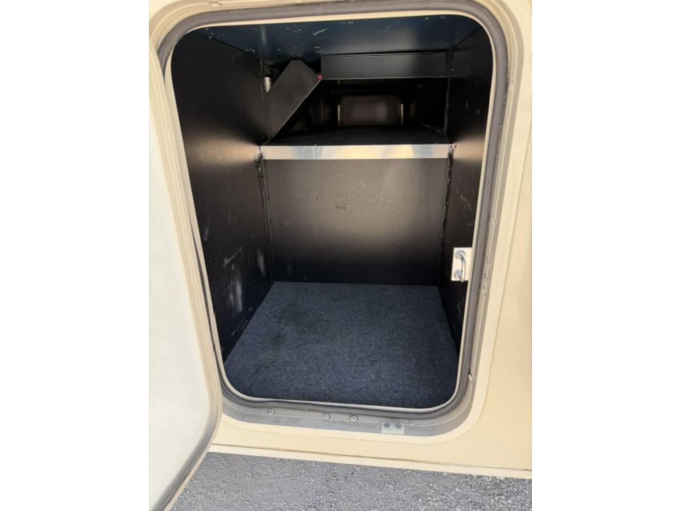 A photo of this 2017 Winnebago VISTA 29VE