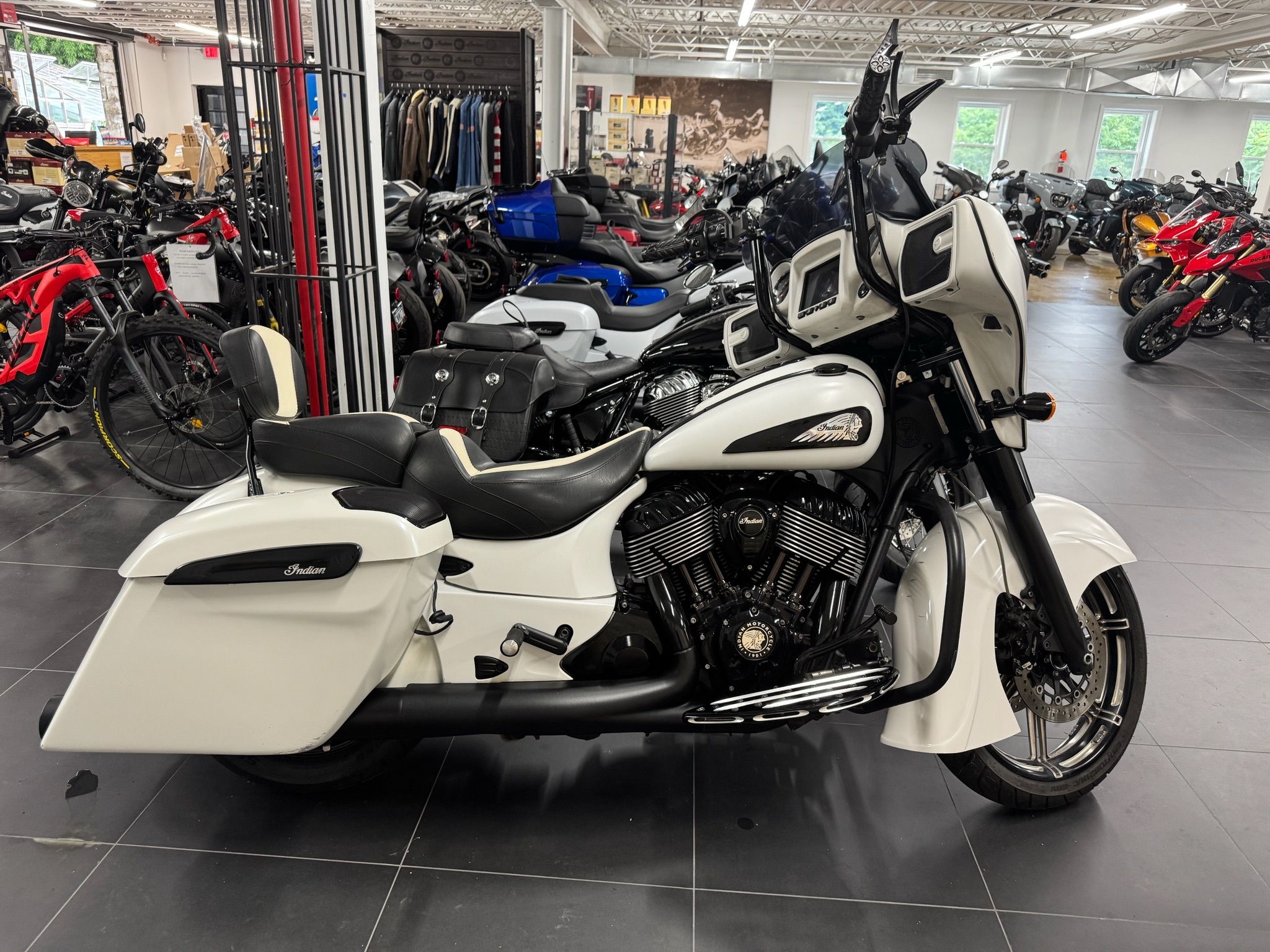 2019 Indian Motorcycle Chieftain® Dark Horse® ABS DARK HORSE in Bala Cynwyd, PA