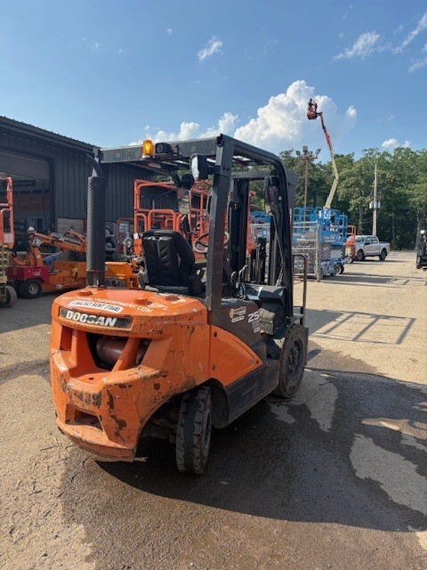 2019 SKYTRAK 6042 T4F - Telehandler Boom Forklift 6000 lb 42 ft in Lakewood, NJ