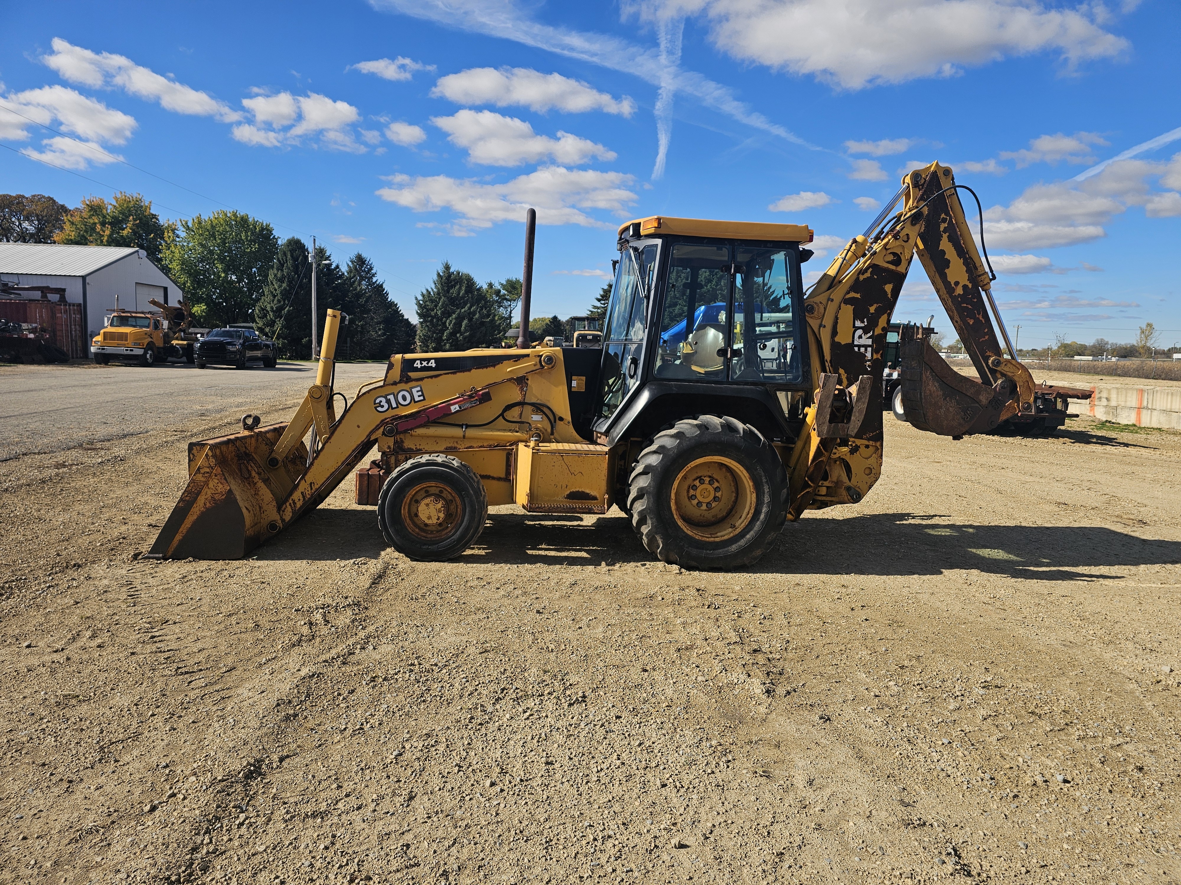 2000 John Deere 310E in Edgerton, WI