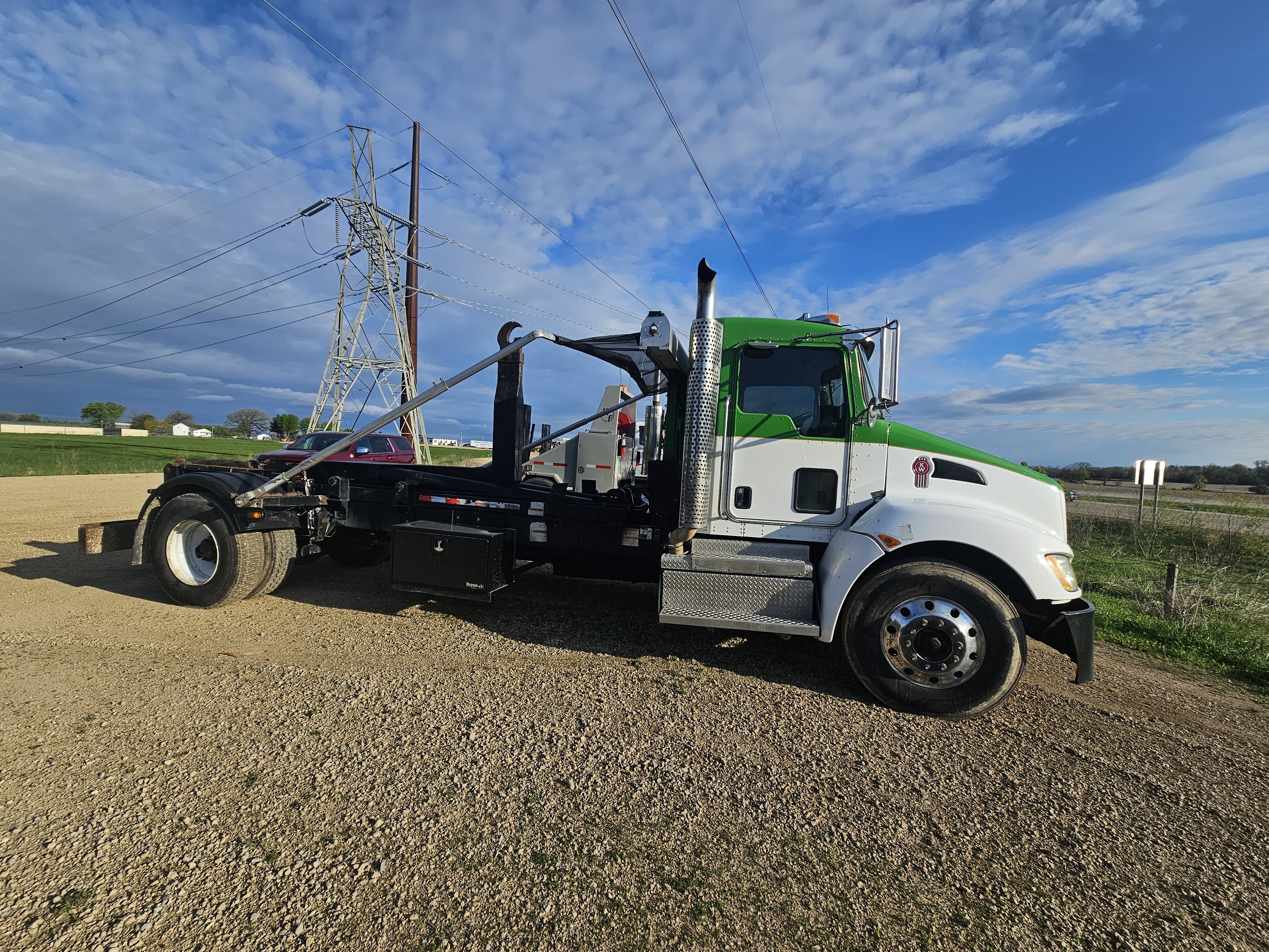 2019 KENWORTH T370 in Edgerton, WI
