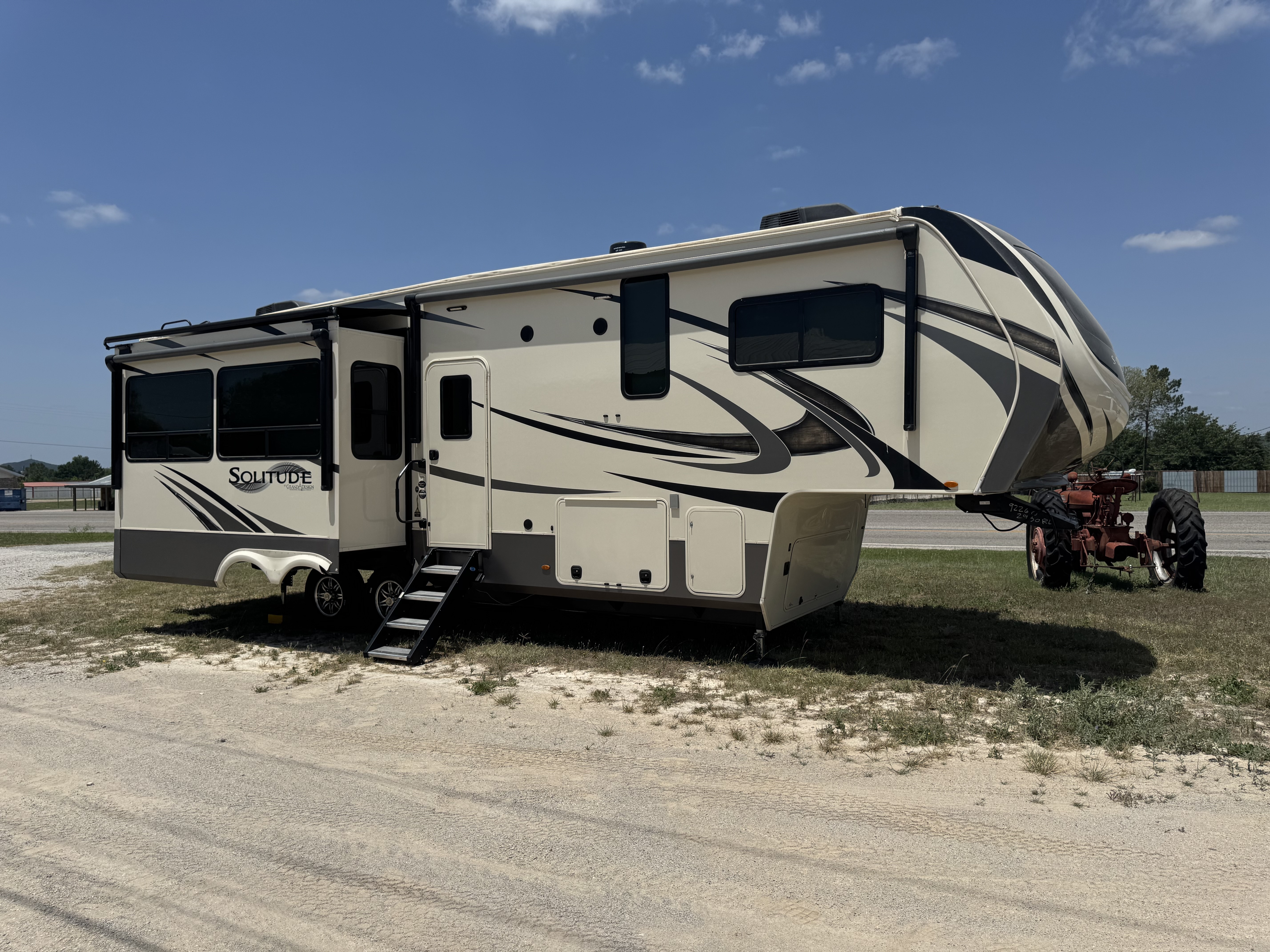 2020 Grand Design SOLITUDE S-CLASS 2930RL in graford TX