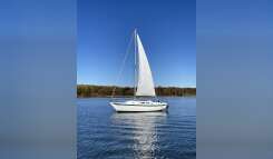 1977 Ericson 27 Sailboat boat
