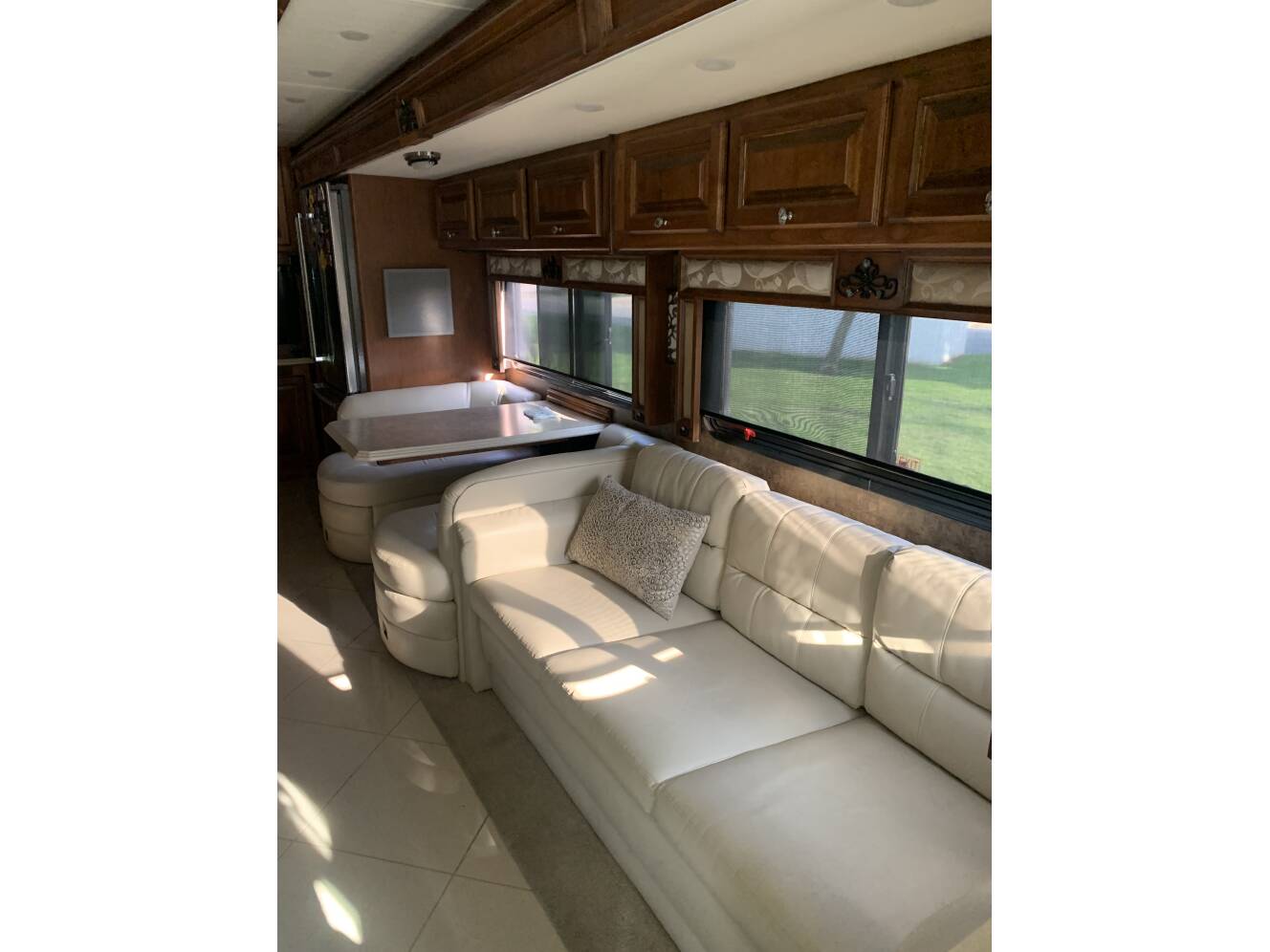 A photo of this 2012 Tiffin Motorhomes PHAETON 40 QBH