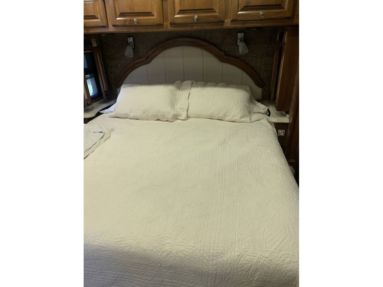 A photo of this 2012 Tiffin Motorhomes PHAETON 40 QBH