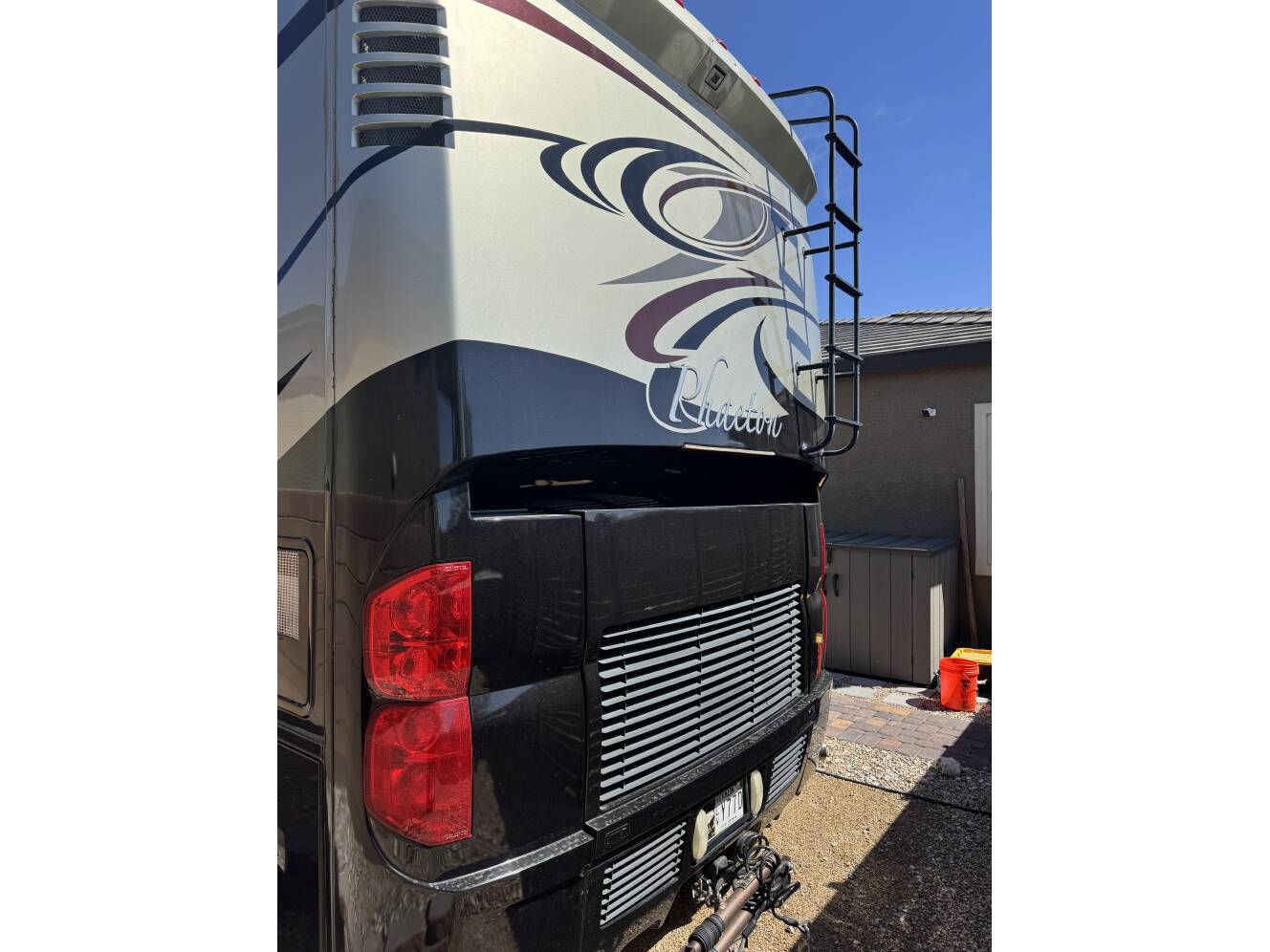 A photo of this 2012 Tiffin Motorhomes PHAETON 40 QBH