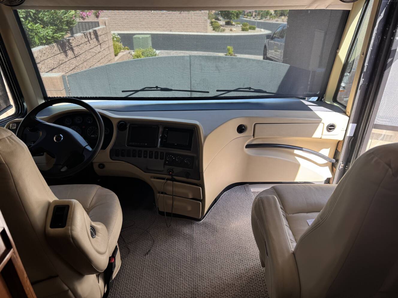 A photo of this 2012 Tiffin Motorhomes PHAETON 40 QBH