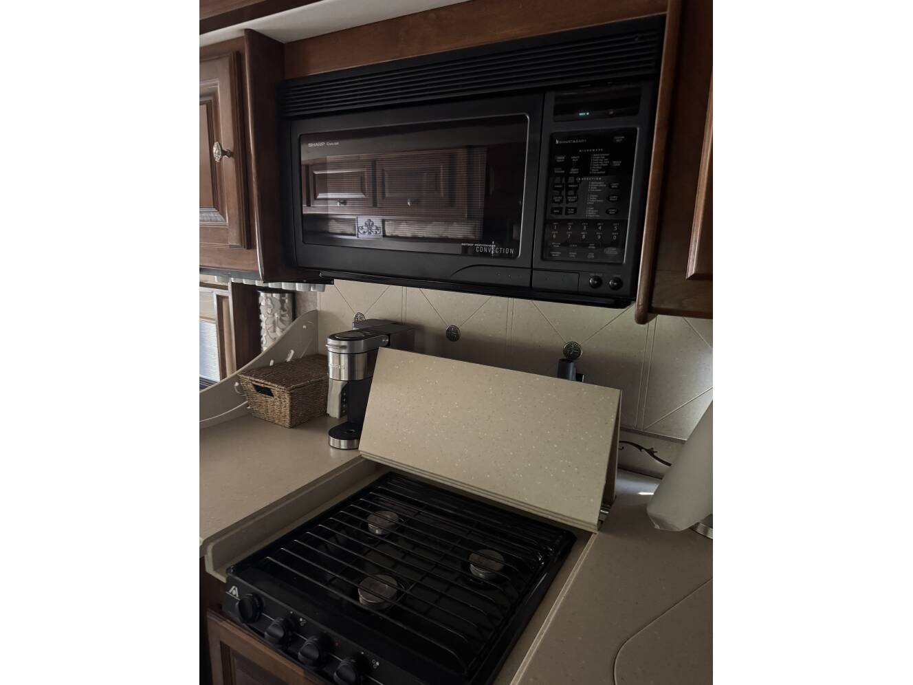 A photo of this 2012 Tiffin Motorhomes PHAETON 40 QBH