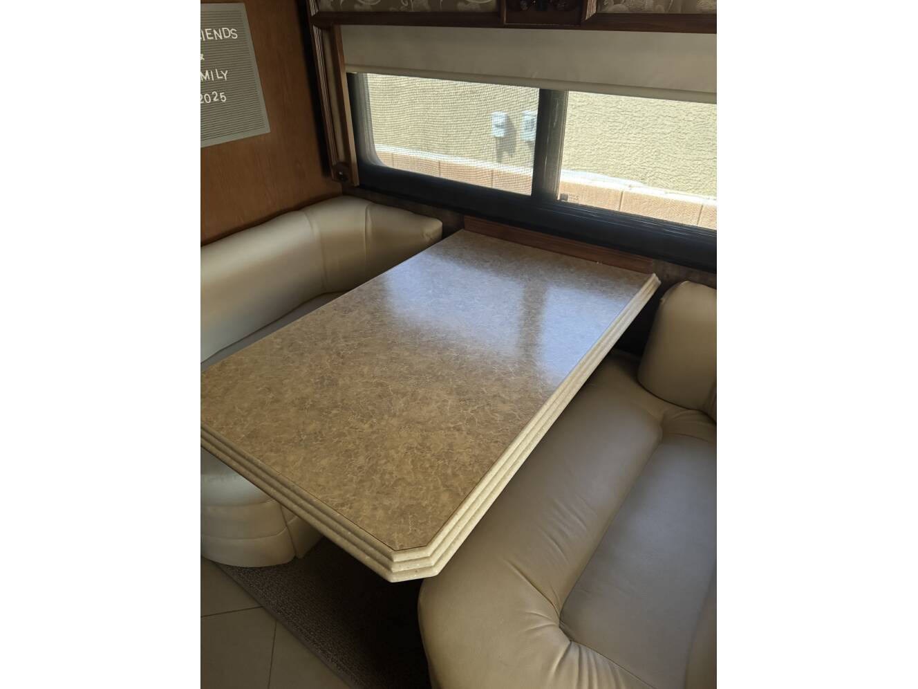 A photo of this 2012 Tiffin Motorhomes PHAETON 40 QBH