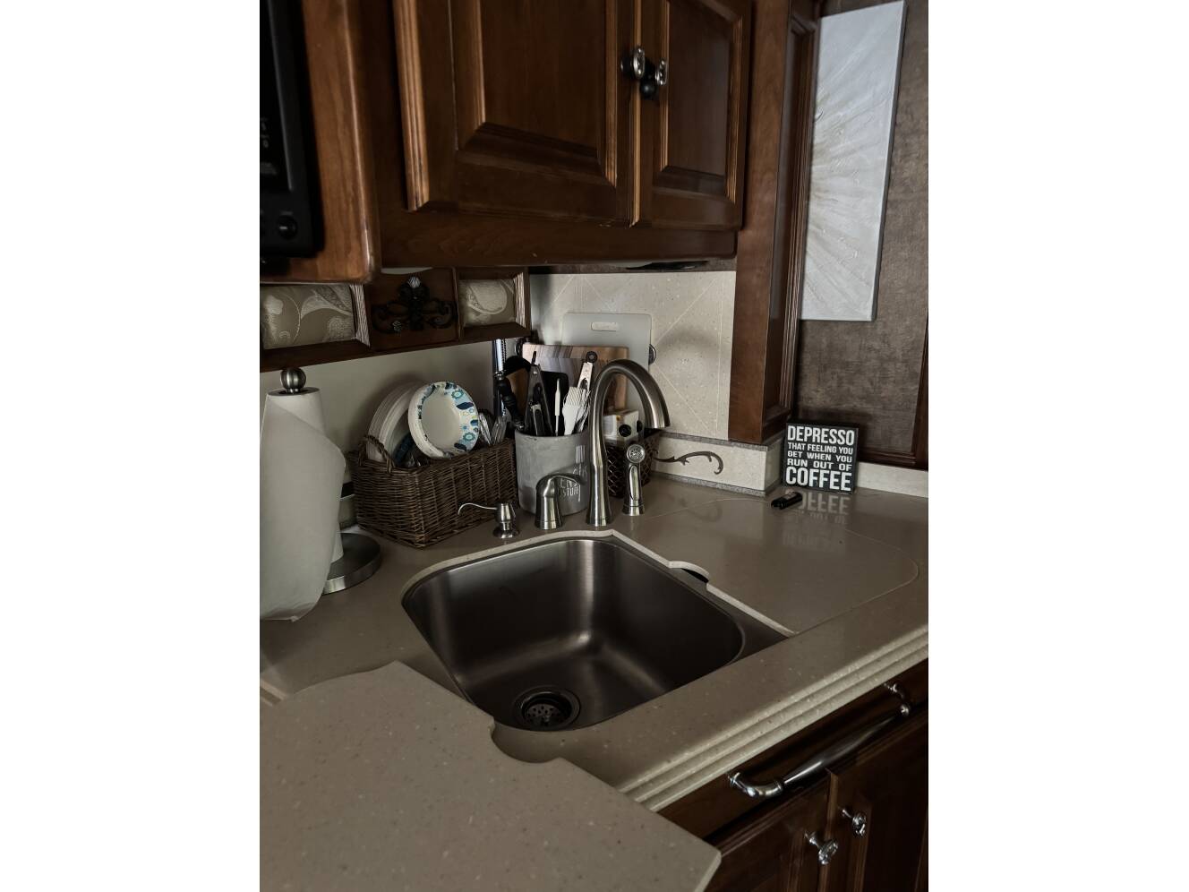 A photo of this 2012 Tiffin Motorhomes PHAETON 40 QBH