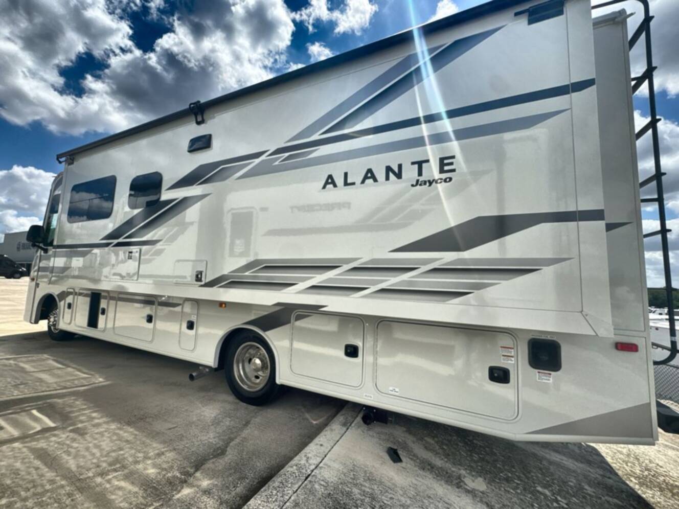 A photo of this 2026 Jayco Alante 29S