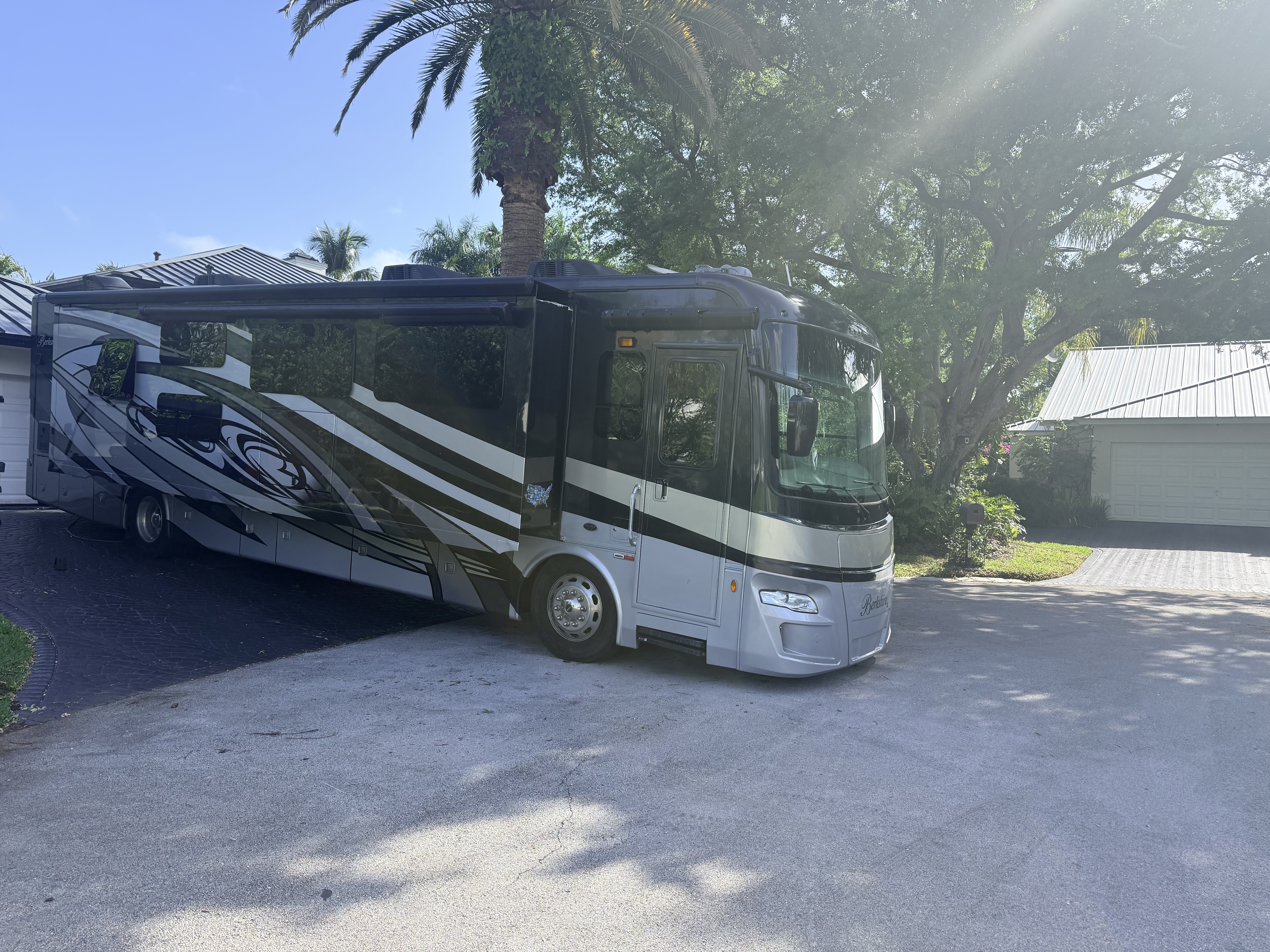 2021 Forest River BERKSHIRE XL 40E RV