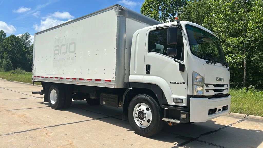 2019 ISUZU FTR in North Royalton, OH