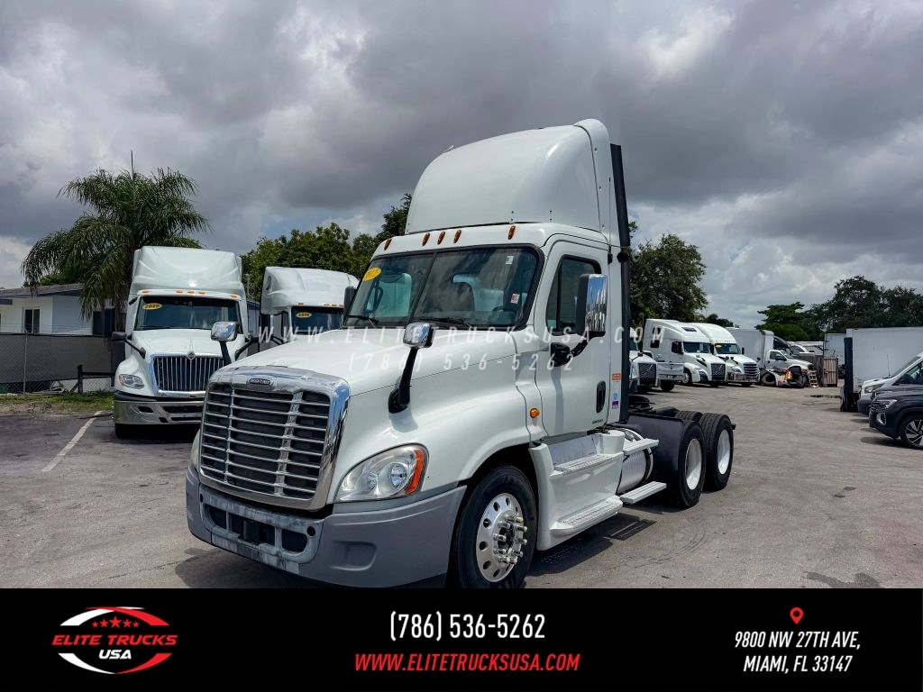 2012 Freightliner Cascadia in Miami, FL