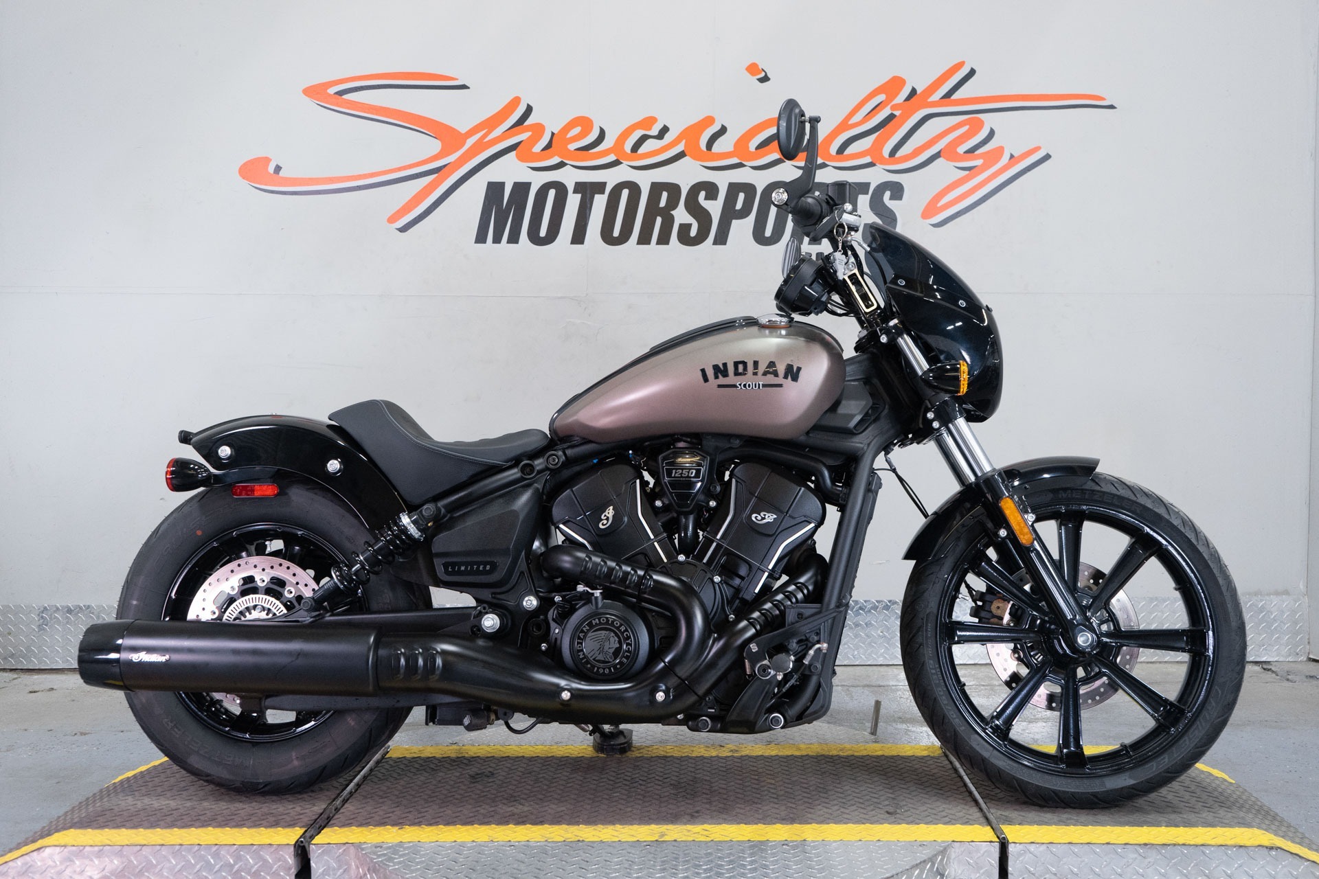 2025 Indian Motorcycle Sport Scout® Limited +Tech LIMITED +TECH in Sacramento, CA