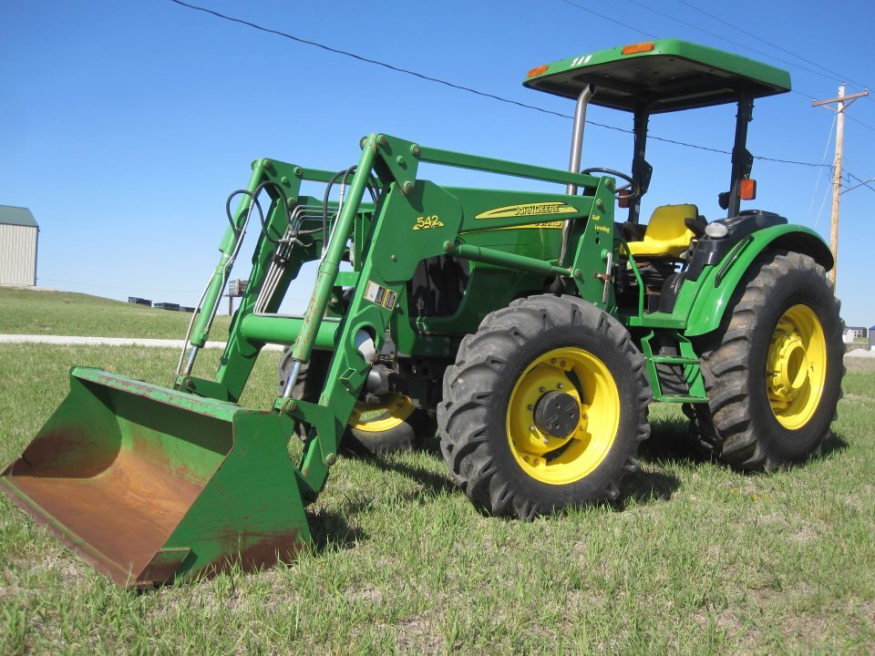 2008 John Deere 5525 MFWD Loader in Palmyra, NE
