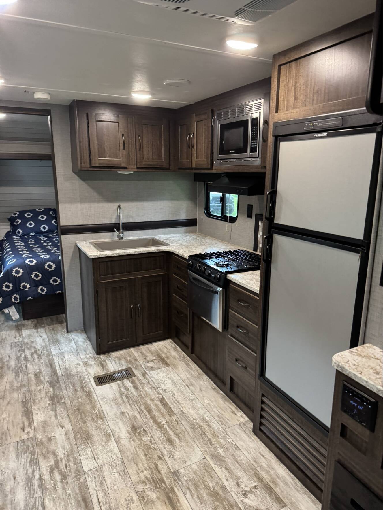 A photo of this 2018 Crossroads ZINGER 280BHS