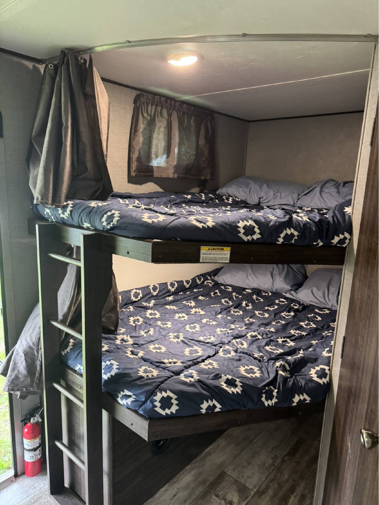 A photo of this 2018 Crossroads ZINGER 280BHS