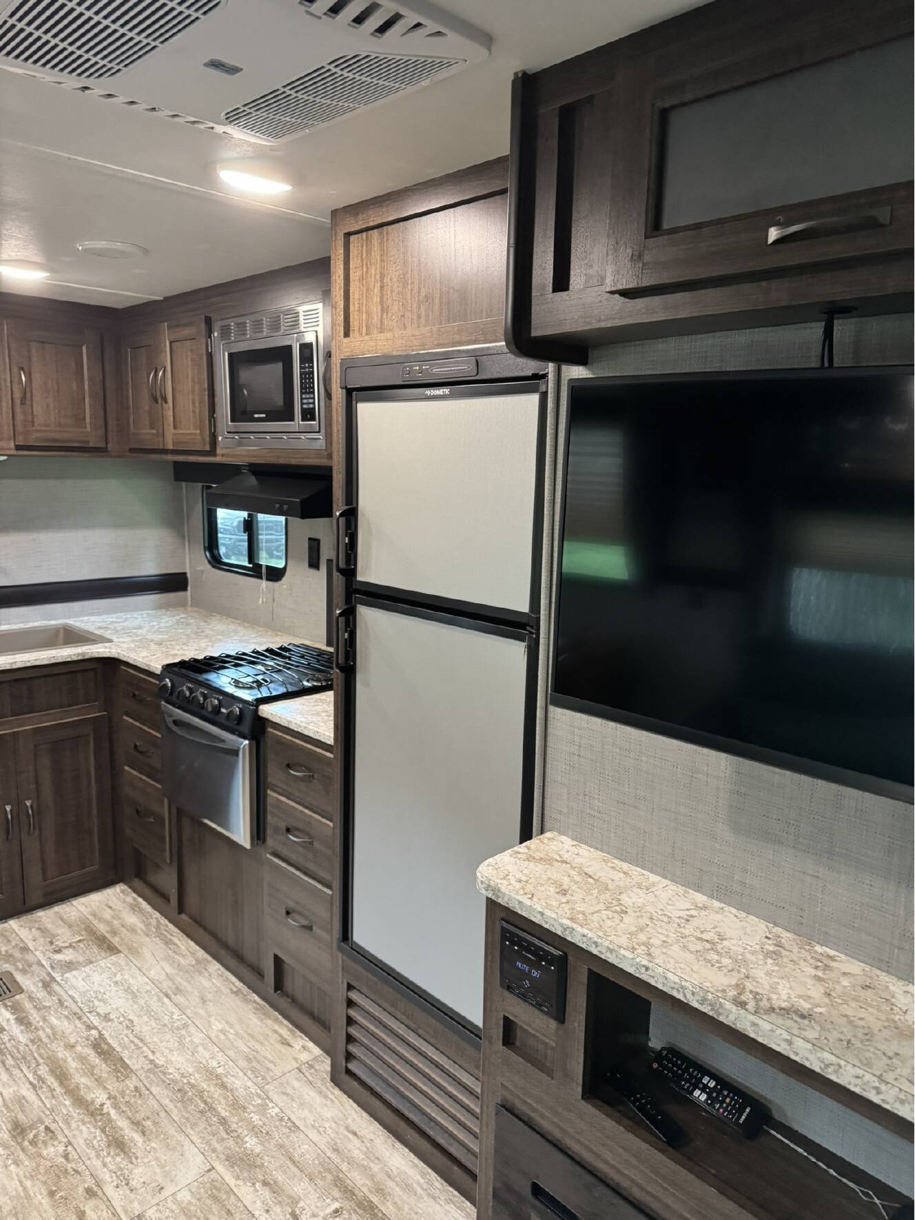 A photo of this 2018 Crossroads ZINGER 280BHS