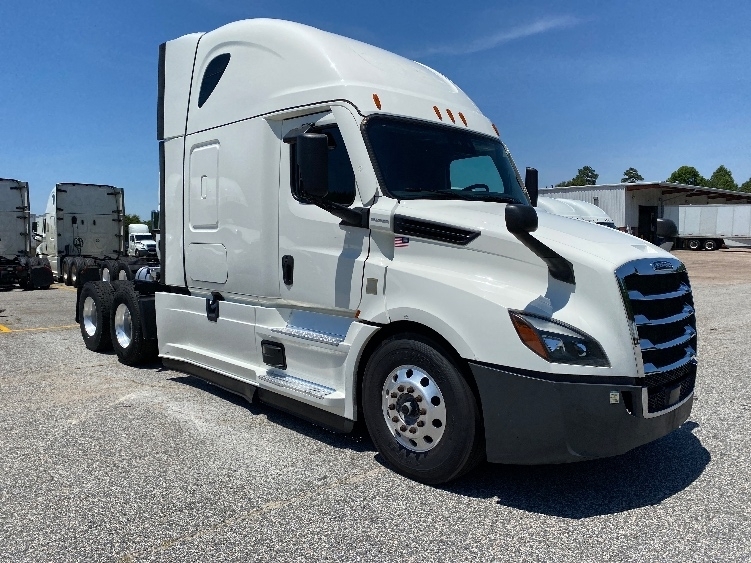 2022 FREIGHTLINER CASCADIA 126 in Chester, VA