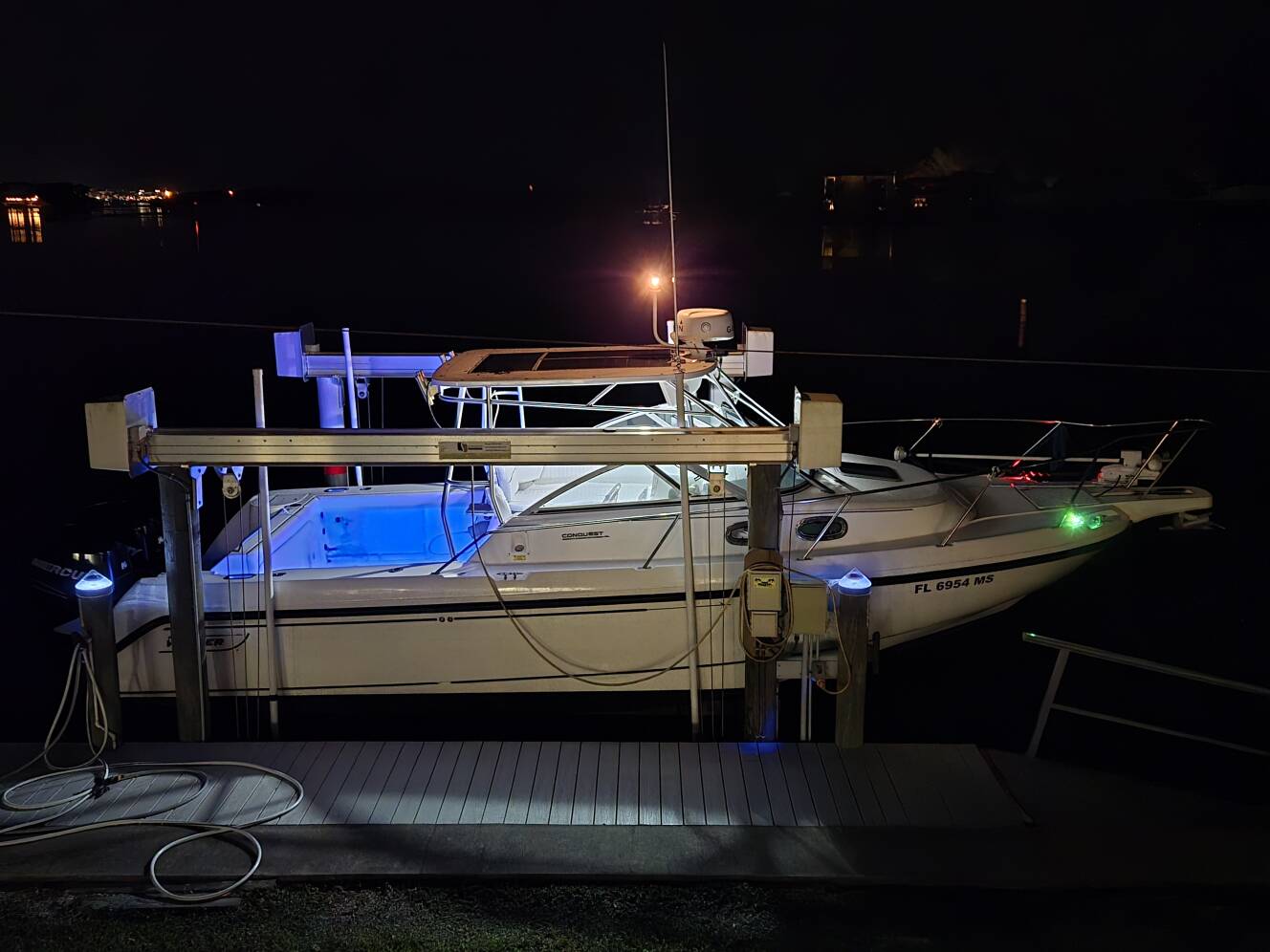A photo of this 1999 Boston Whaler 280 Conquest