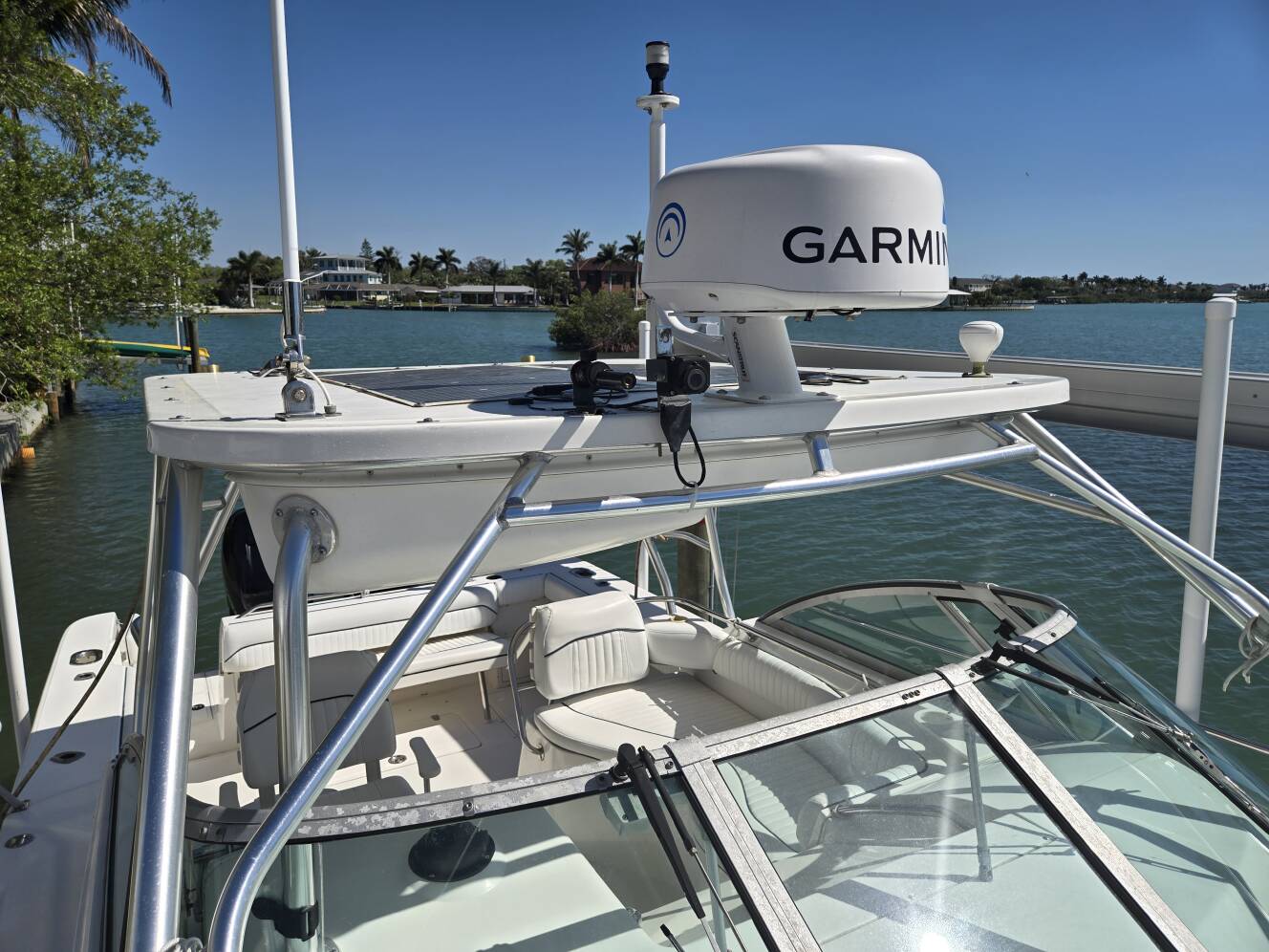 A photo of this 1999 Boston Whaler 280 Conquest