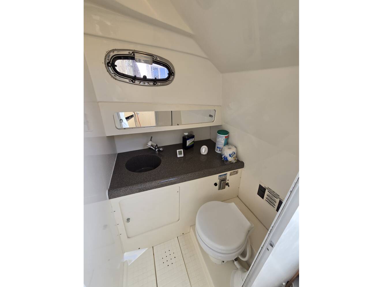 A photo of this 1999 Boston Whaler 280 Conquest
