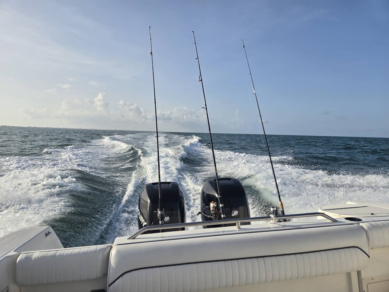 A photo of this 1999 Boston Whaler 280 Conquest