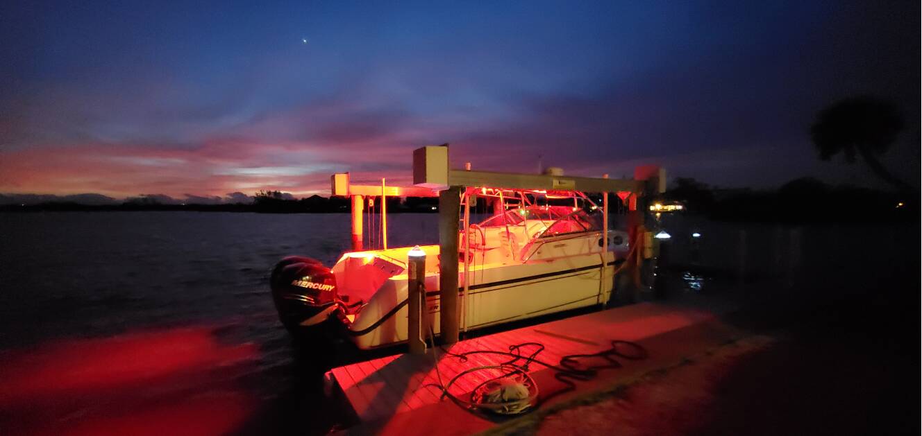 A photo of this 1999 Boston Whaler 280 Conquest
