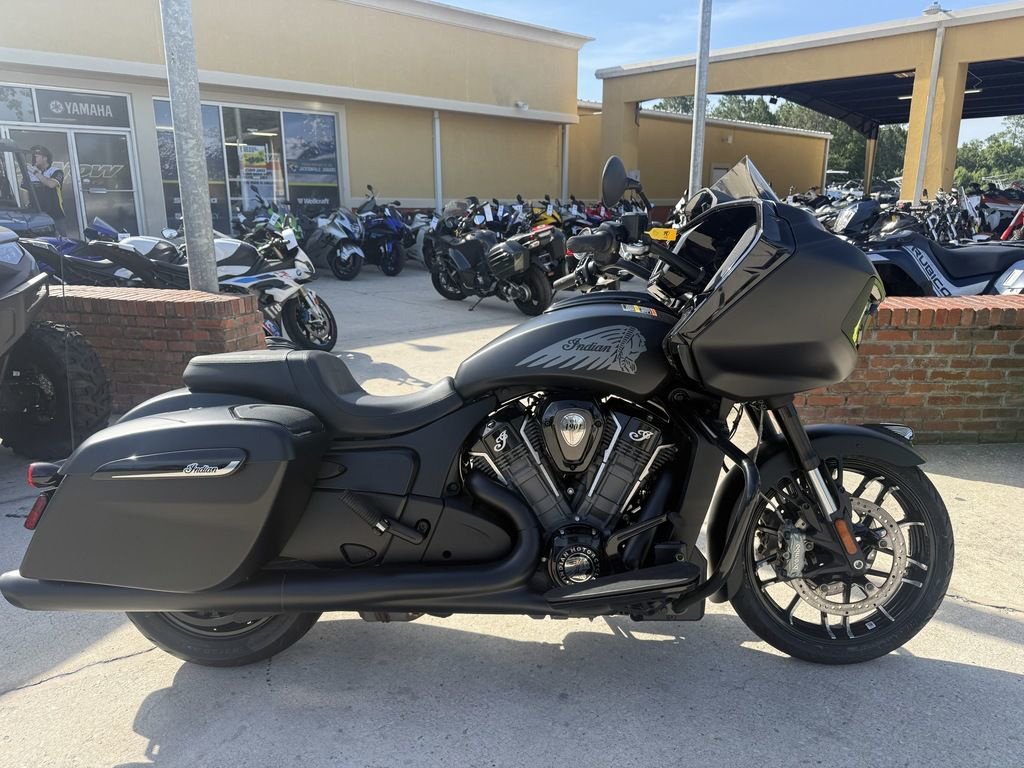 2024 Indian Challenger Dark Horse W/Powerband Audio Pkg Blac DARK HORSE in Jacksonville, FL