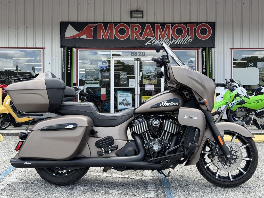 2021 Indian Motorcycle® ROADMASTER DARK HORSE DARK HORSE in Zephyrhills, FL