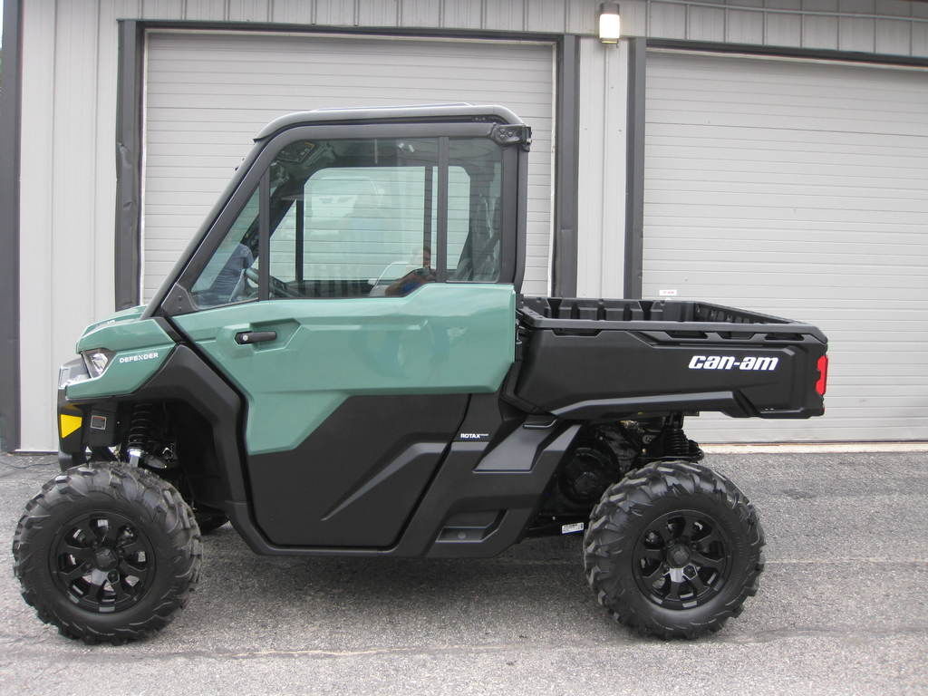 2026 Can-Am Defender DPS CAB HD10 in indian river MI