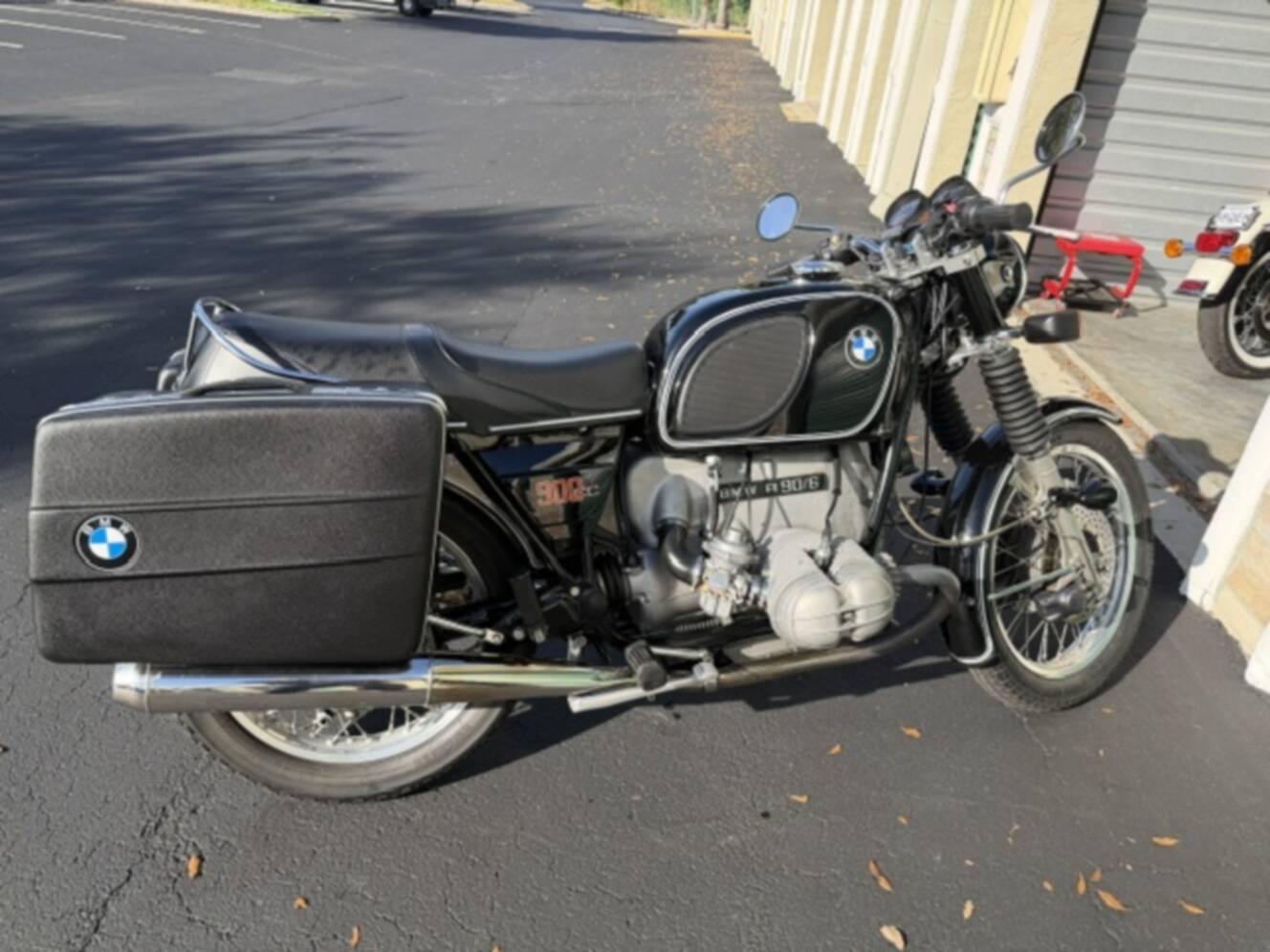 A photo of this 1976 BMW R 90 /6