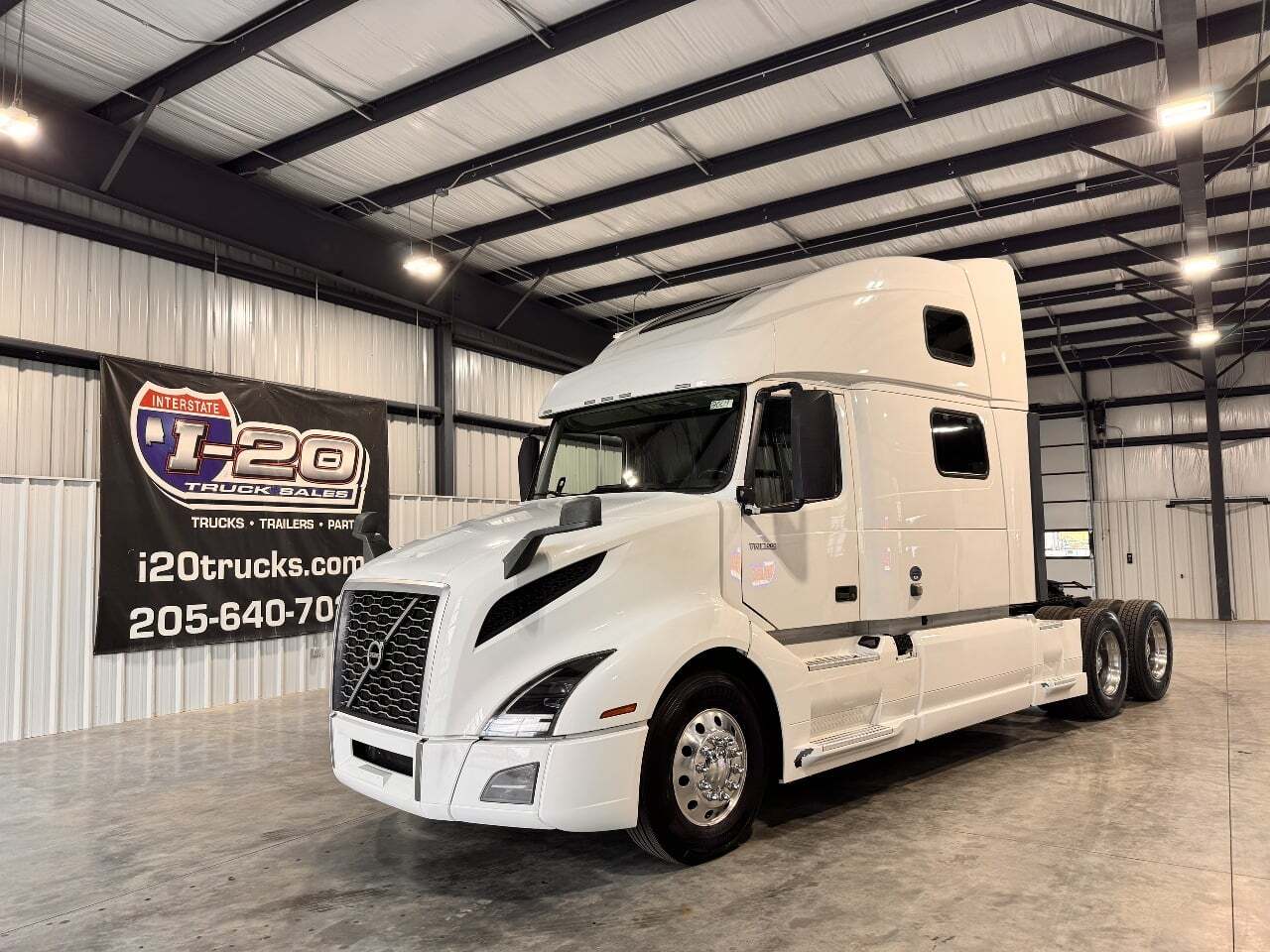 2023 VOLVO VNL860T in Pell City, AL