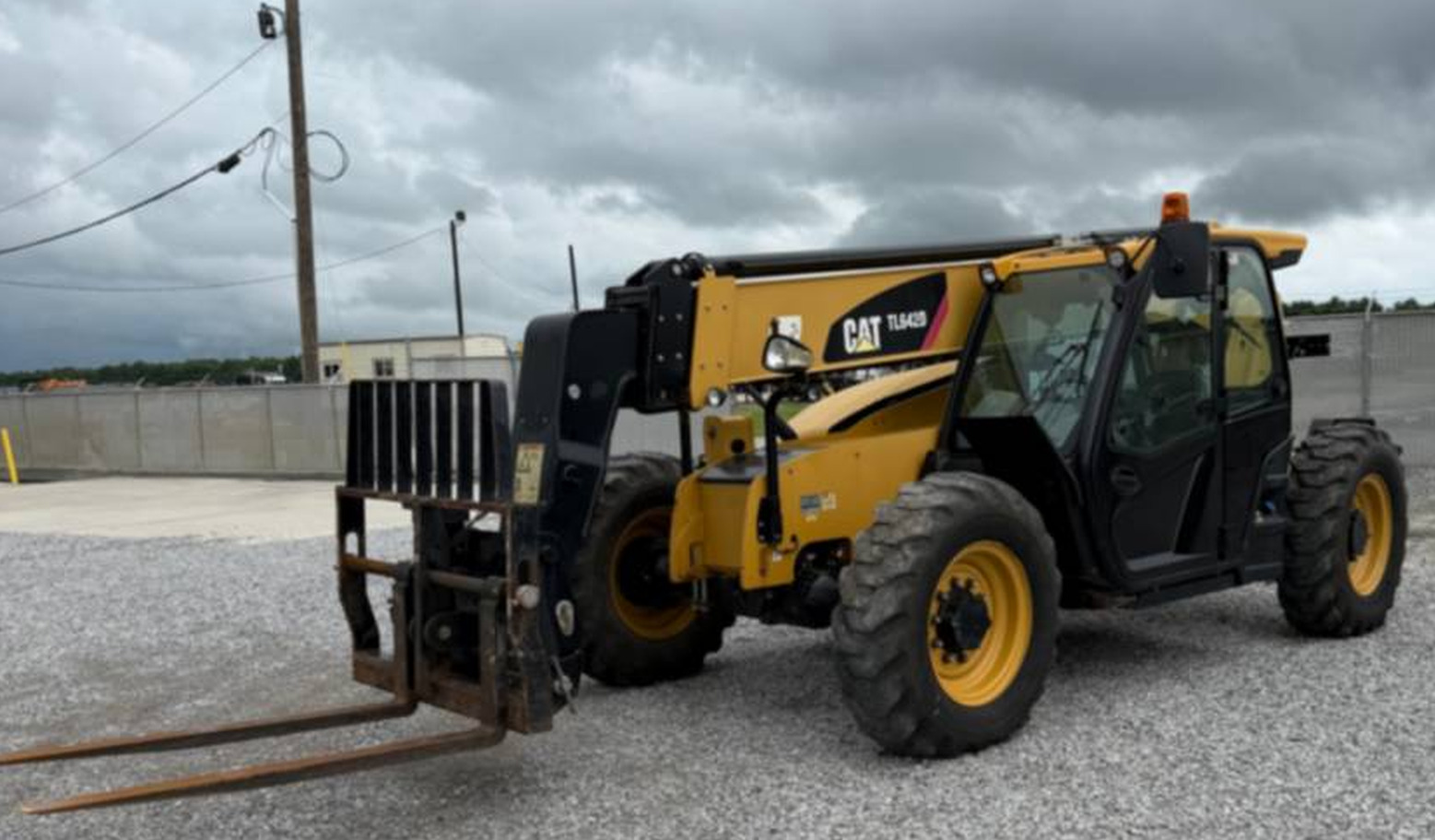 2017 Caterpillar Lift Trucks TL642D in Bristol, PA