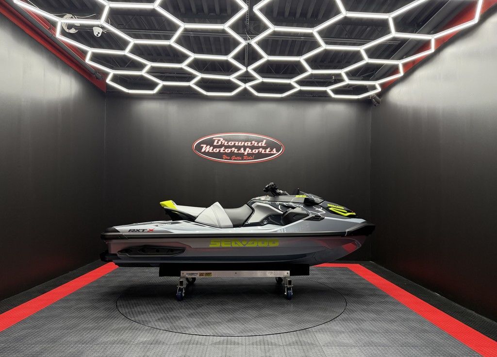2026 Sea-Doo RXT-X 325 Ice Metal / Manta Green X 325 in West Palm Beach, FL