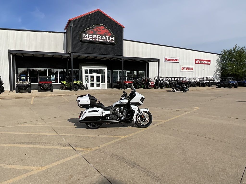 2026 Indian Motorcycle® Pursuit® Dark Horse® 112 w/ PowerBand Audio Ghost Whi DARK HORSE in Cedar Rapids, IA