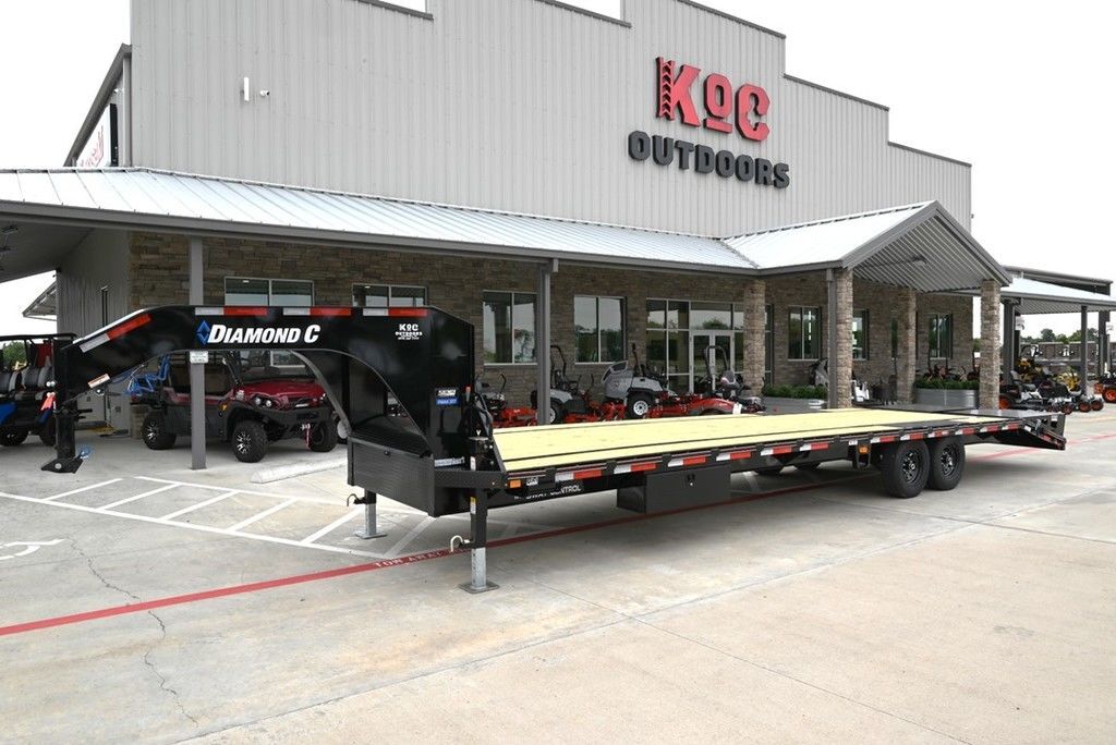 2026 Diamond C FMAX 207 15.5K 32' X 102" Gooseneck Flatbed in caldwell TX